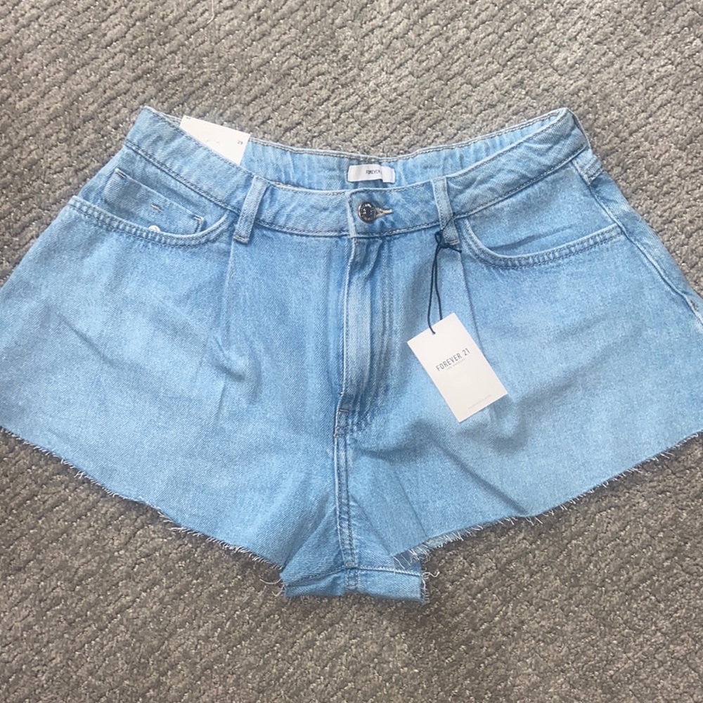 BAND NEW F21 FLARE DENIM SHORTS!!